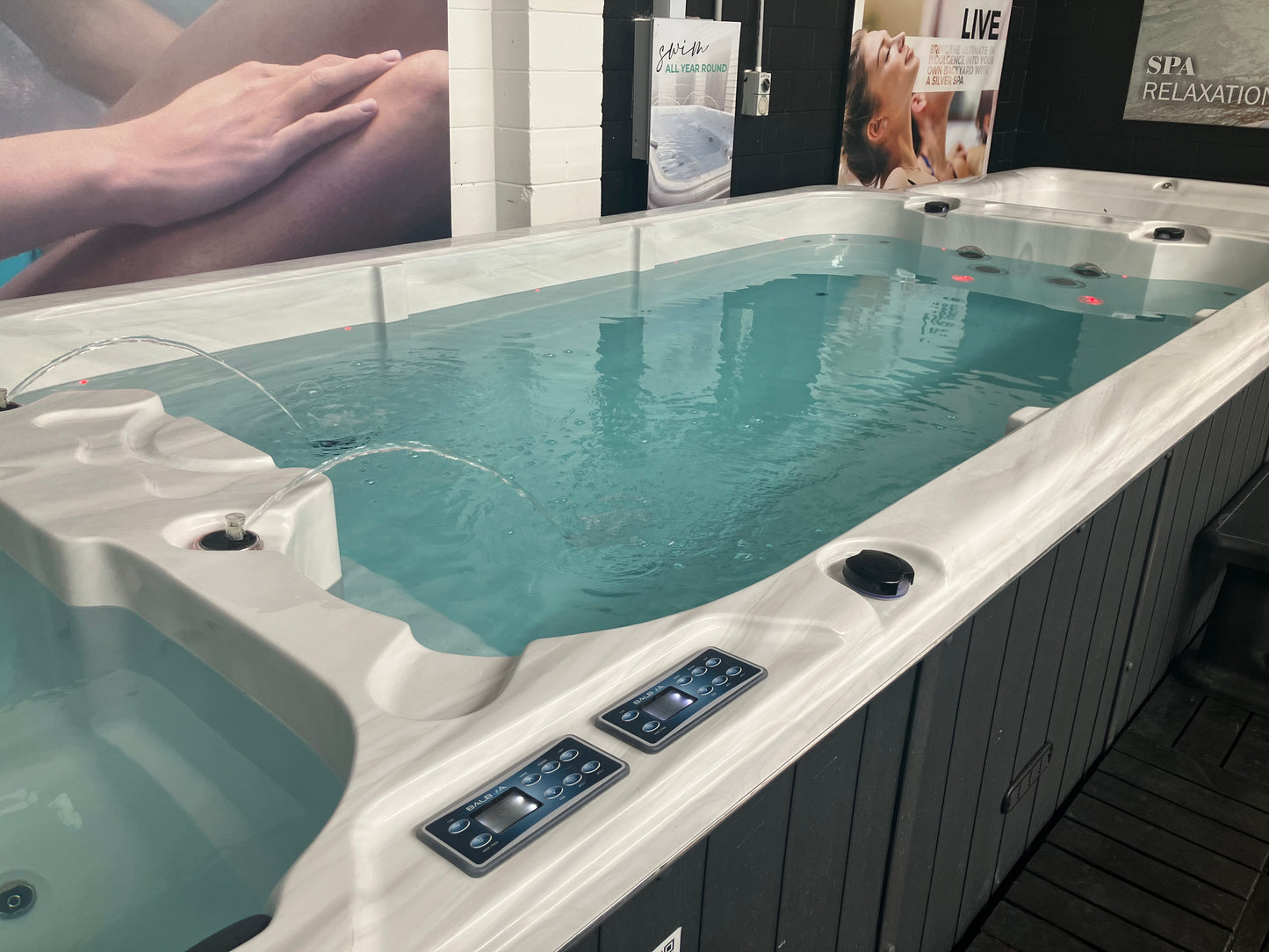 XL678 Swim - Wet Display Clearance: 1 Only