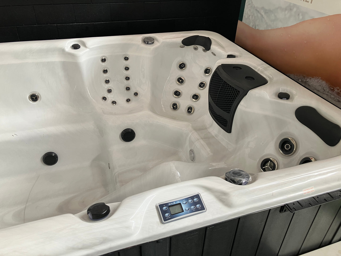 X539 Swim Spa Ex Display Clearance