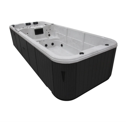 XL678 Swim - Wet Display Clearance: 1 Only