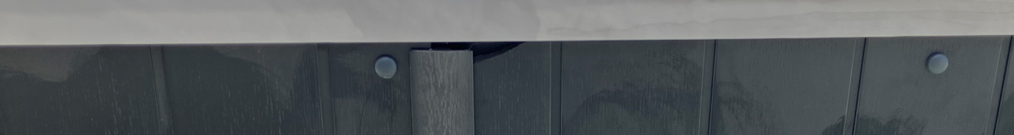 X539 New with some cabinet damage (Cosmetic)